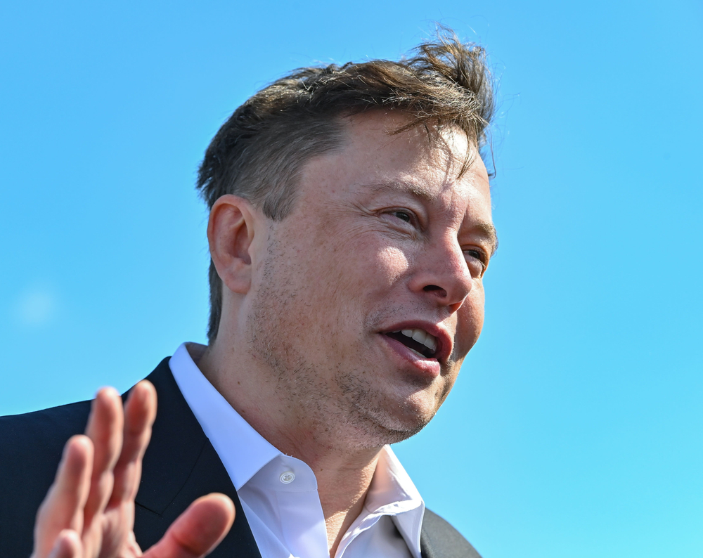 Elon Musk Seeks Public Opinion If He Should Sell His Stocks in Tesla, Public Suggests Bitcoin Investment
